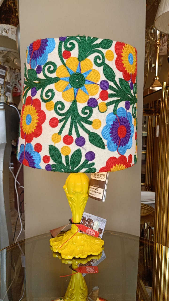 شابوة صغير نيوكاسل أبيض × منطقة صفراء