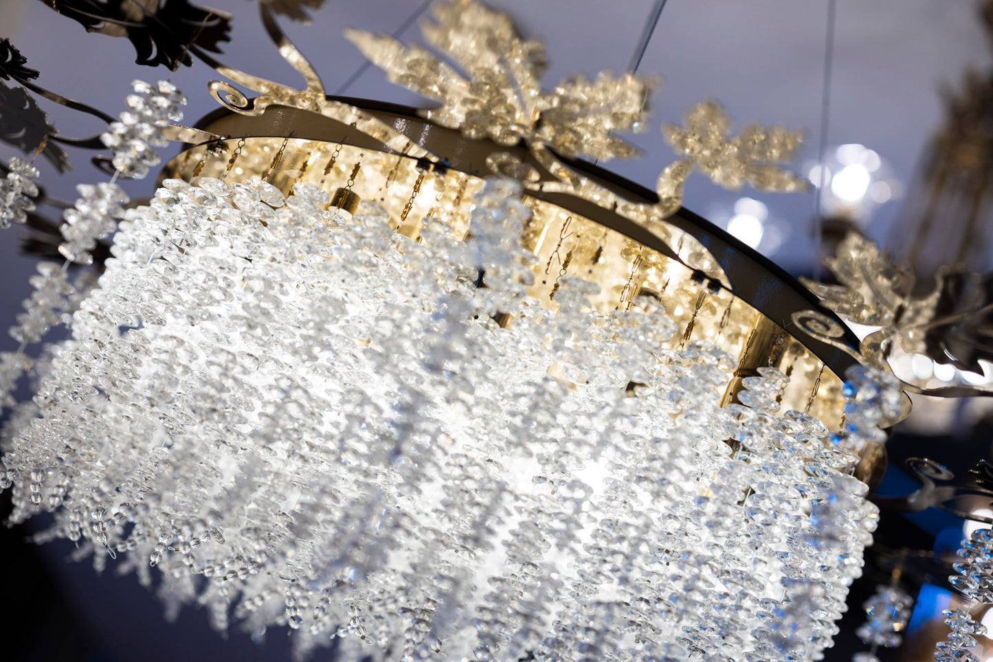 Chandelier 1 meter round grapes leaves code 5519 with crystal solitaire gold
