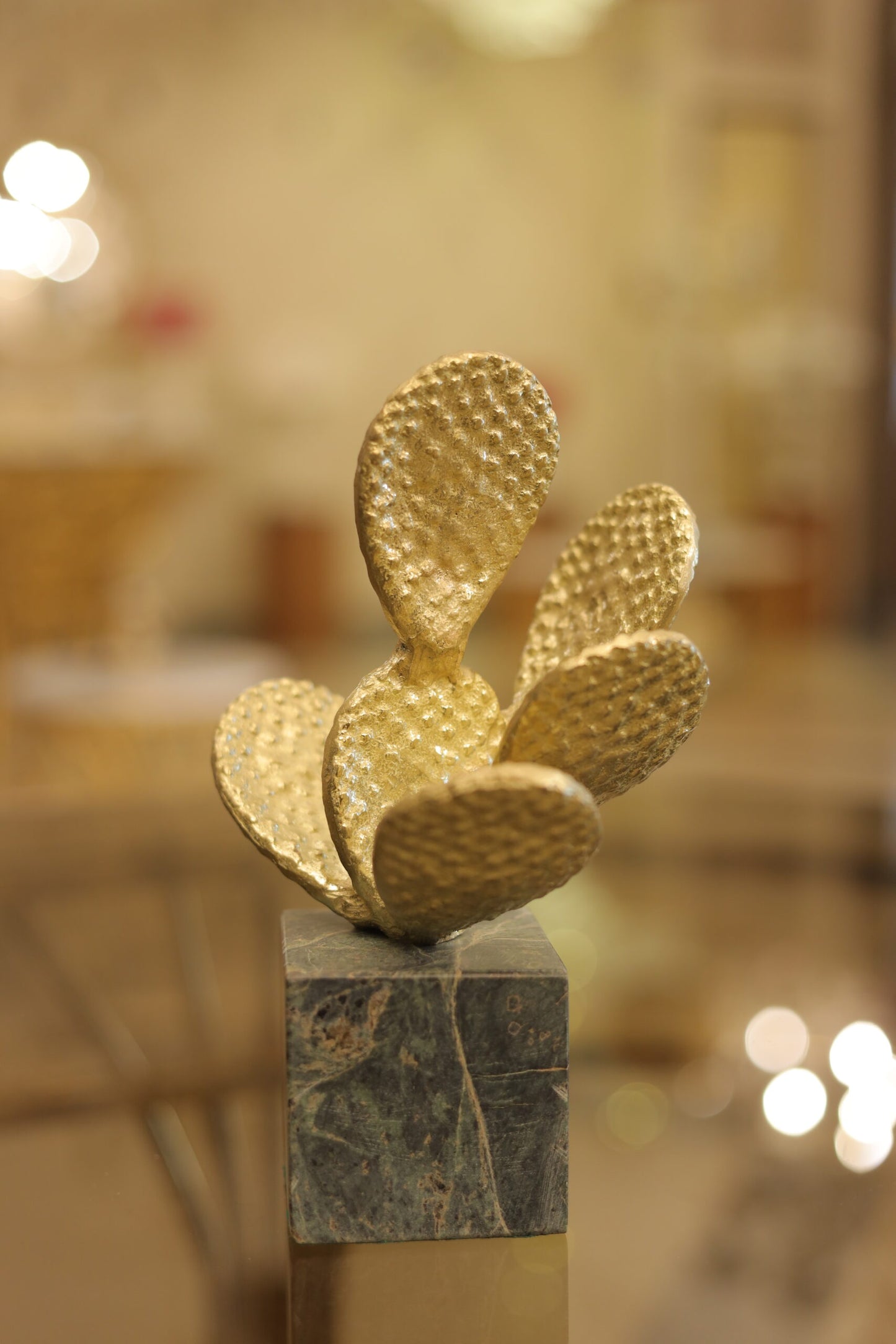 Spiny cactus accessory shiny aluminum cube marble base 51204500