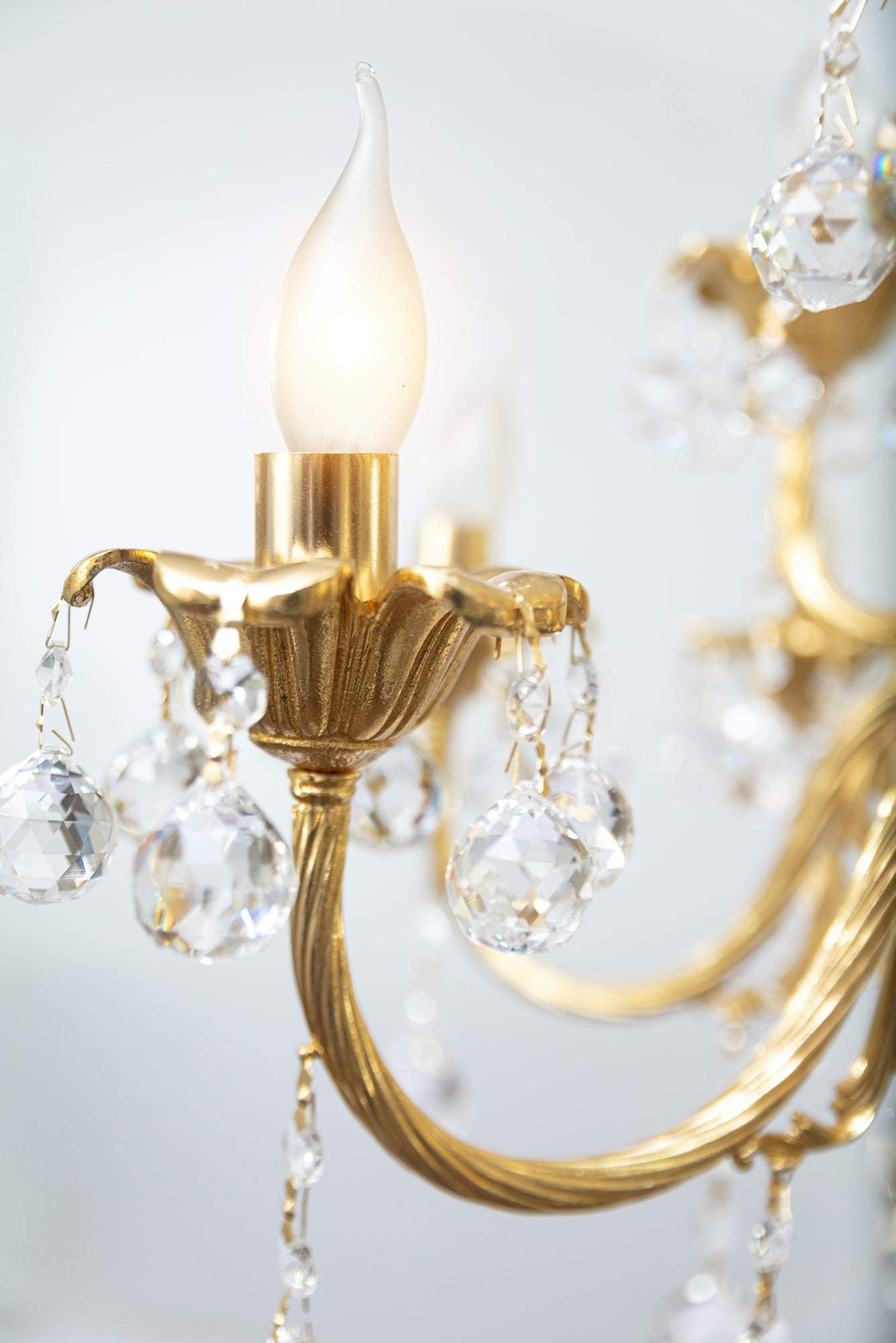 نجفة أكواب، 12 لمبة، نحاس، 75×90 سم - مطلي ذهبي عيار 24