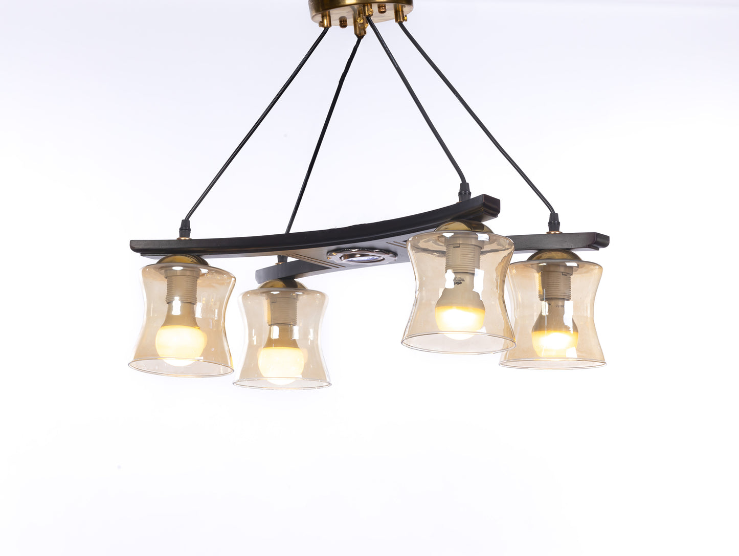 معلقة على شكل فراشة / 4 قطع نحاسية