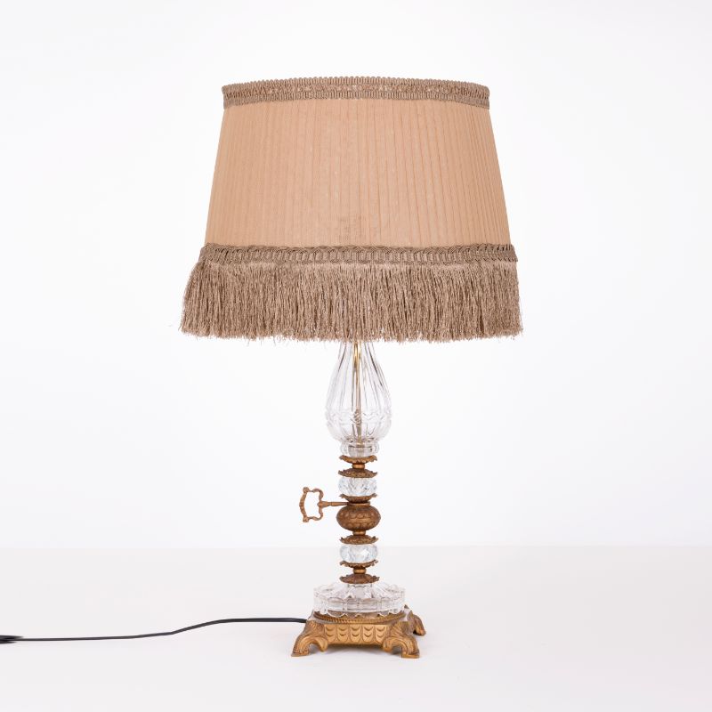 Victoria seashell Antique 1 Light Table Lamp