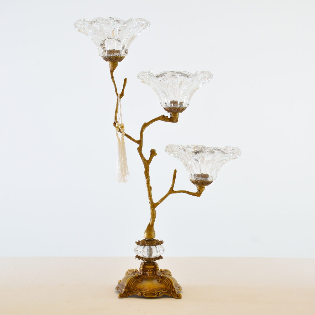 شمعدان أنتيك من نوع "شجرة فيكتوريا" بإضاءة واحدة