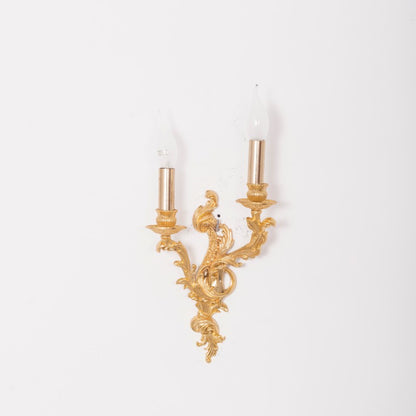 أبليك عصري ذهبي اللون من اليونان، مزود بإضاءة مزدوجة