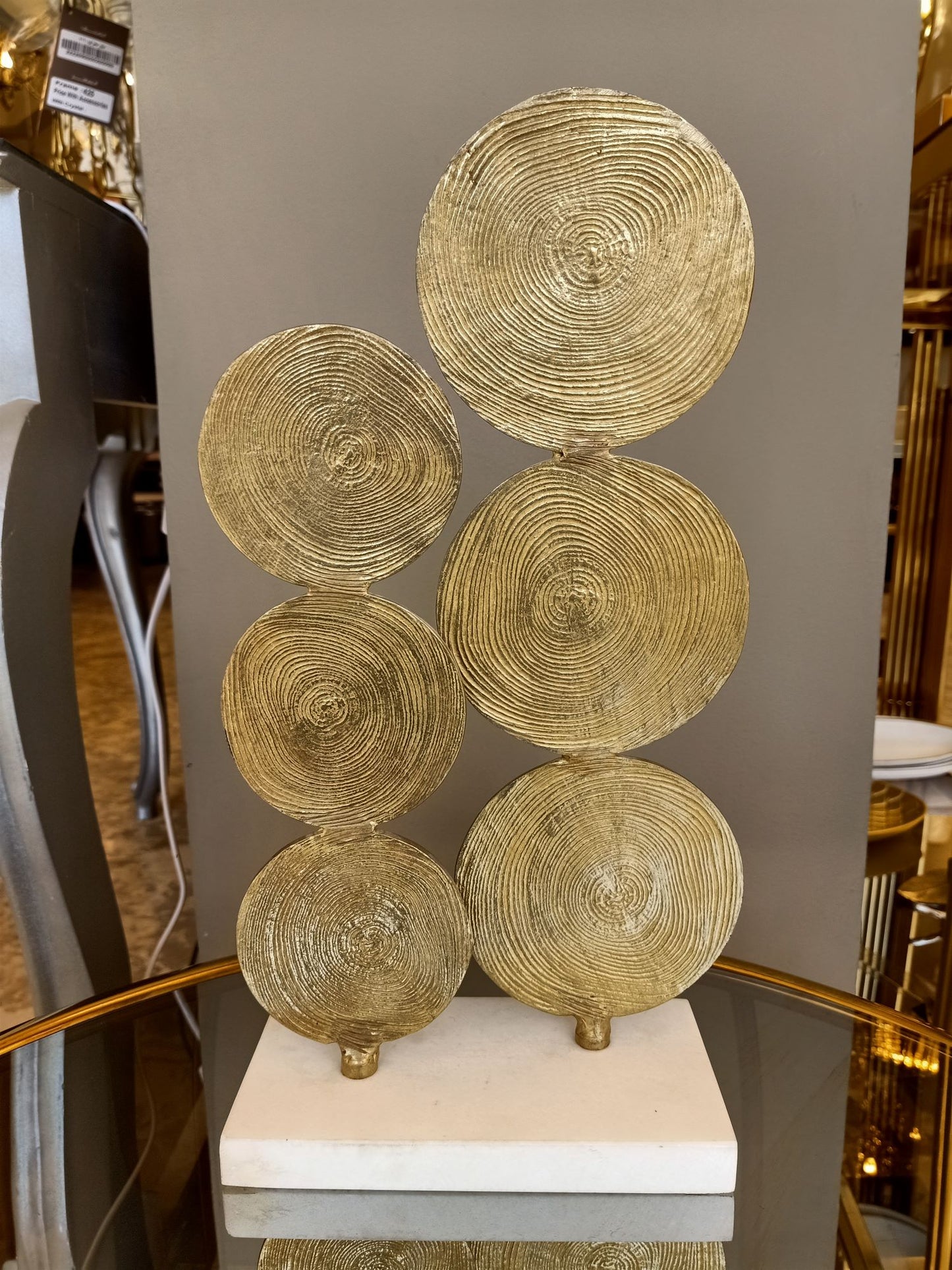 تحفة فنية من إكسسوارات نادي فينورد، قاعدة رخامية مستطيلة لامعة سداسية الشكل