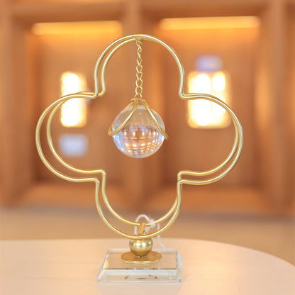 Clover-leaf Table accessory, Metal, 14×17cm - Gold-إكسسوار ترابيزه زهرة برسيم، معدن، 14×17 سم - ذهبي