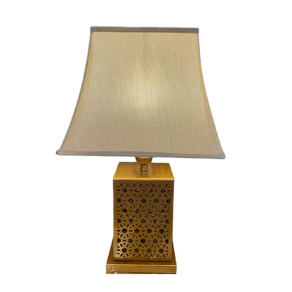 أباجورة مربع الشكل مقطوع بالليزر مع شابوة 81210280