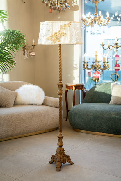 لمبادير بقاعدة مثلثة عتيقة، شابوة، قاعدة مثلثة.