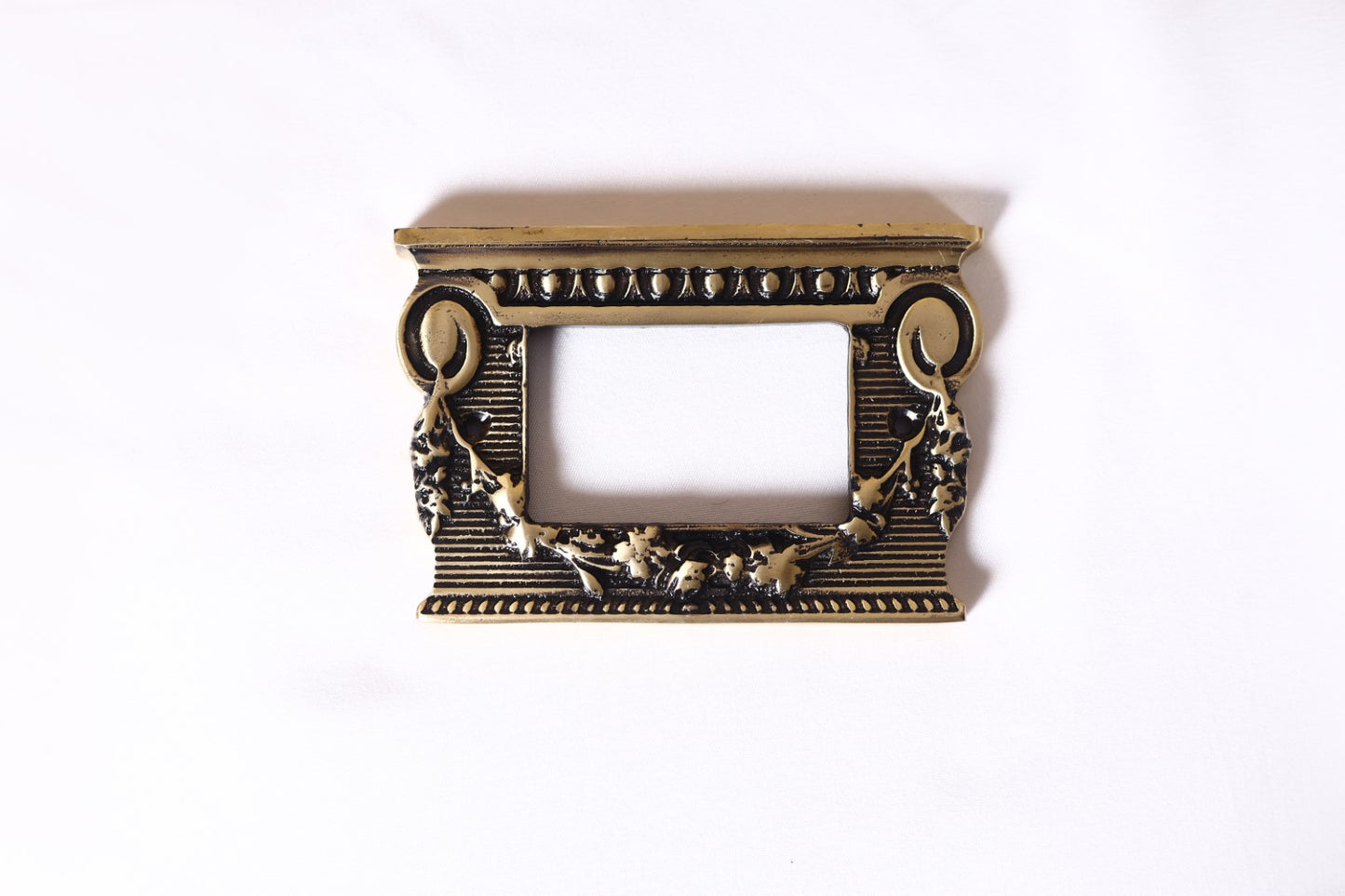 لوحة مفاتيح غراندا البرونزية