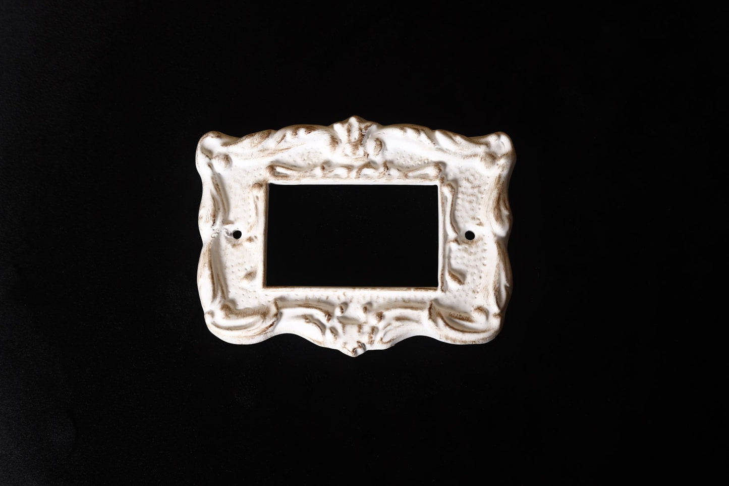 لوحة مفاتيح لو شاتو البيضاء