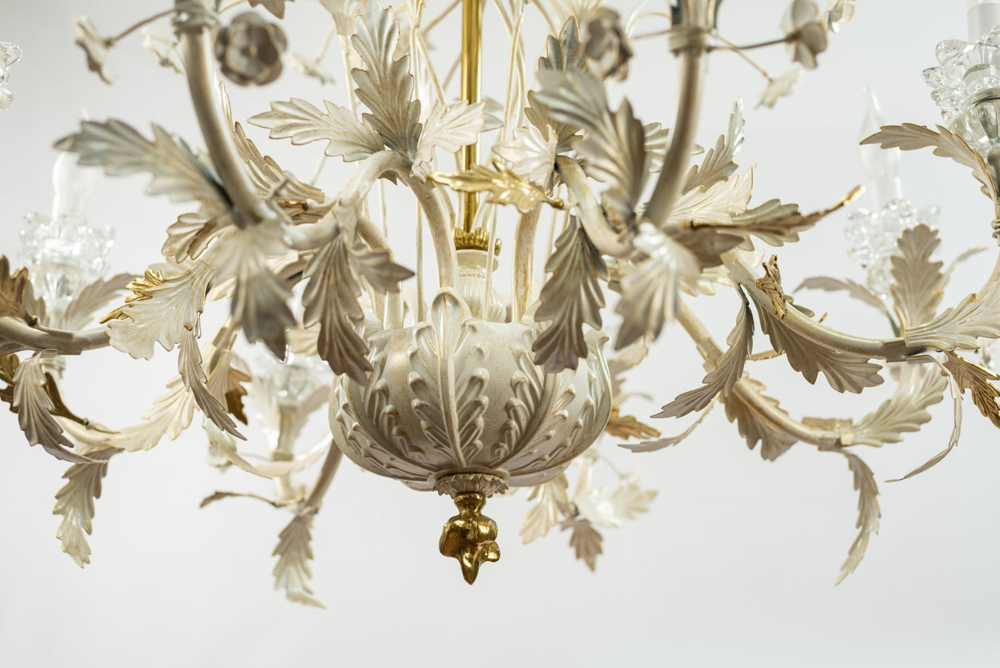 Leaf 8 bulbs whitey chandelier