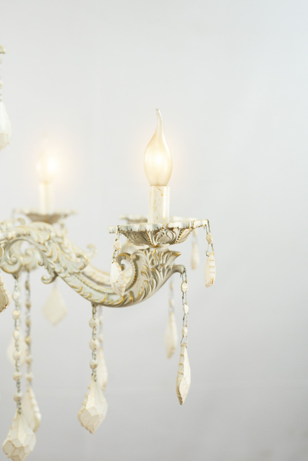 Swedish 8 lamps whitey chandelier