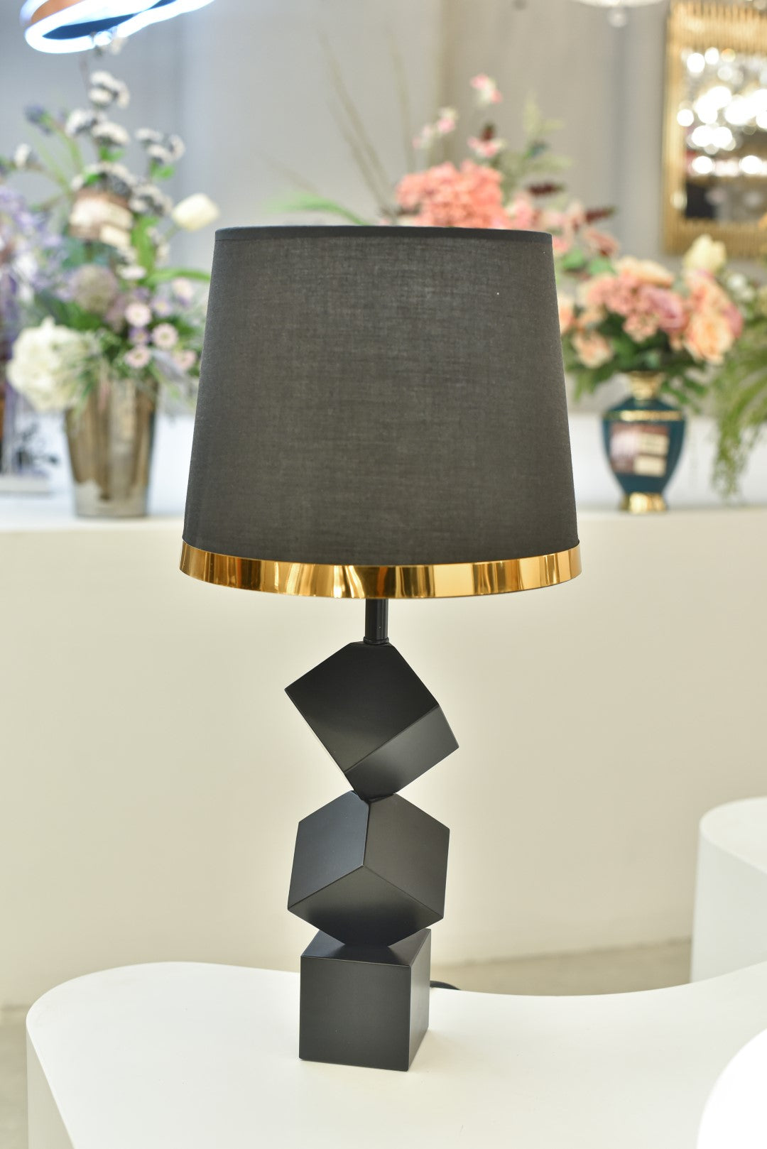 Wooden triangle table lamp 19831A