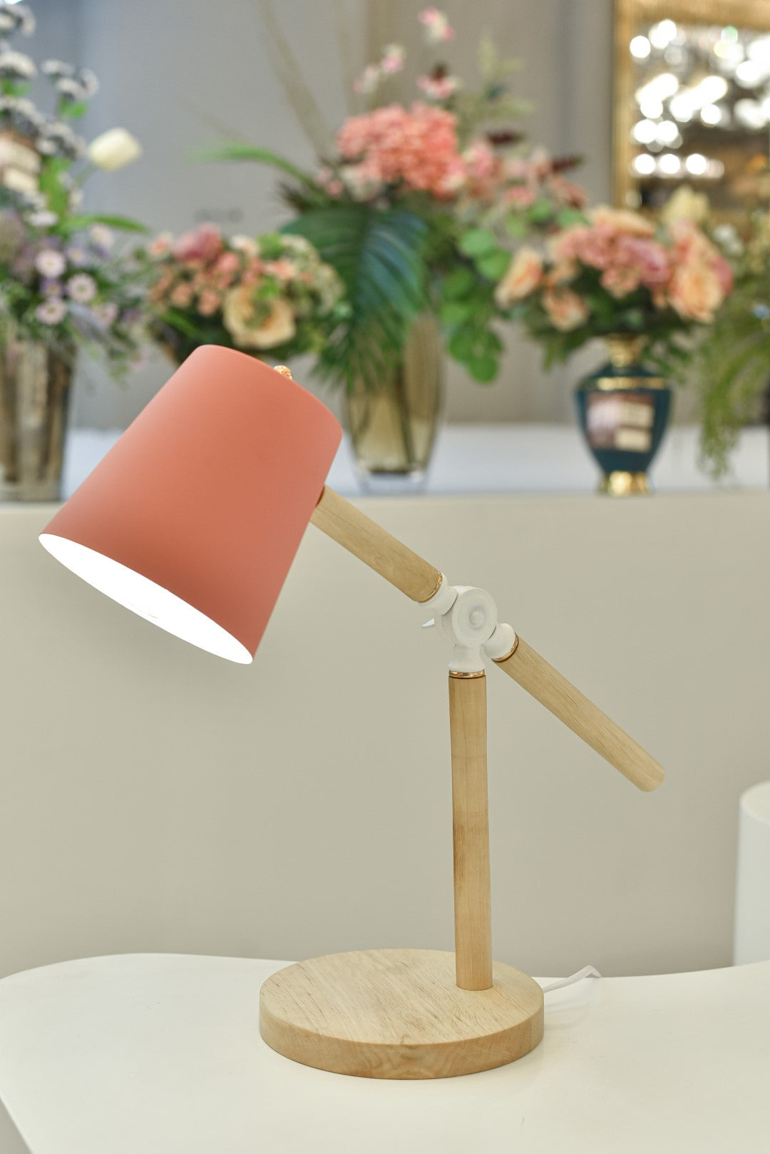 أباجورة على شكل نافورة (ألوان)