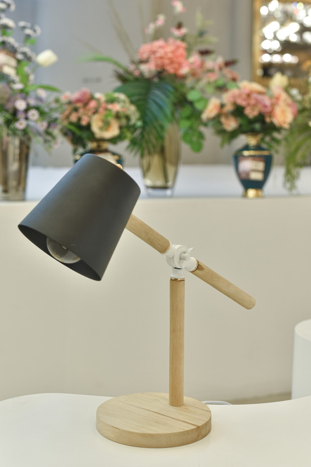 أباجورة على شكل نافورة (ألوان)