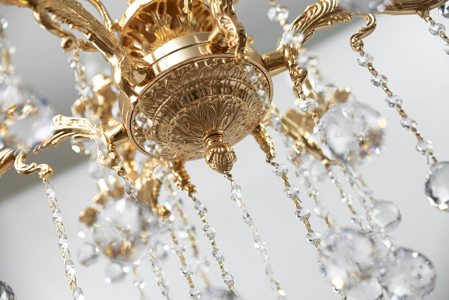 نجفة كوشا إيطالية، 9 مصابيح، نحاس، 65×80 سم - ذهب عيار 24