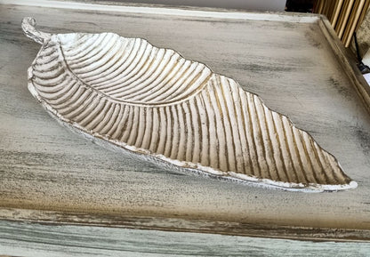 أبيض متوسط ​​× ورق ذهبي