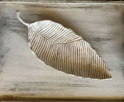 أبيض متوسط ​​× ورق ذهبي